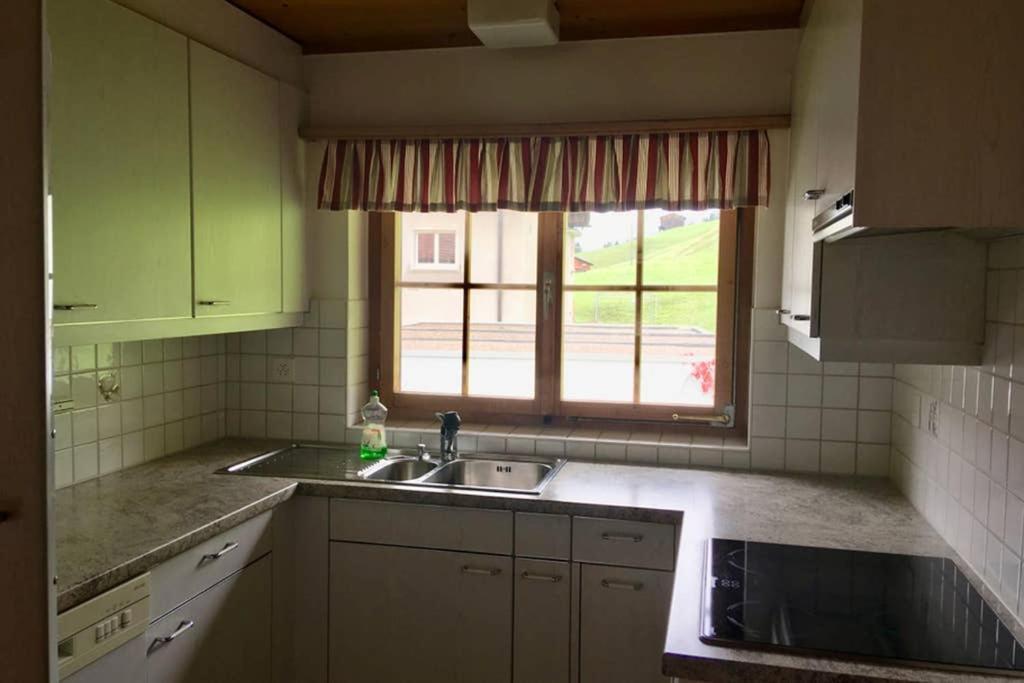 Ferienwohnung Uf Z'Enisch Klosters Esterno foto