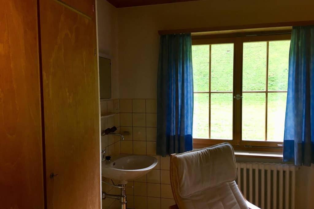 Ferienwohnung Uf Z'Enisch Klosters Esterno foto