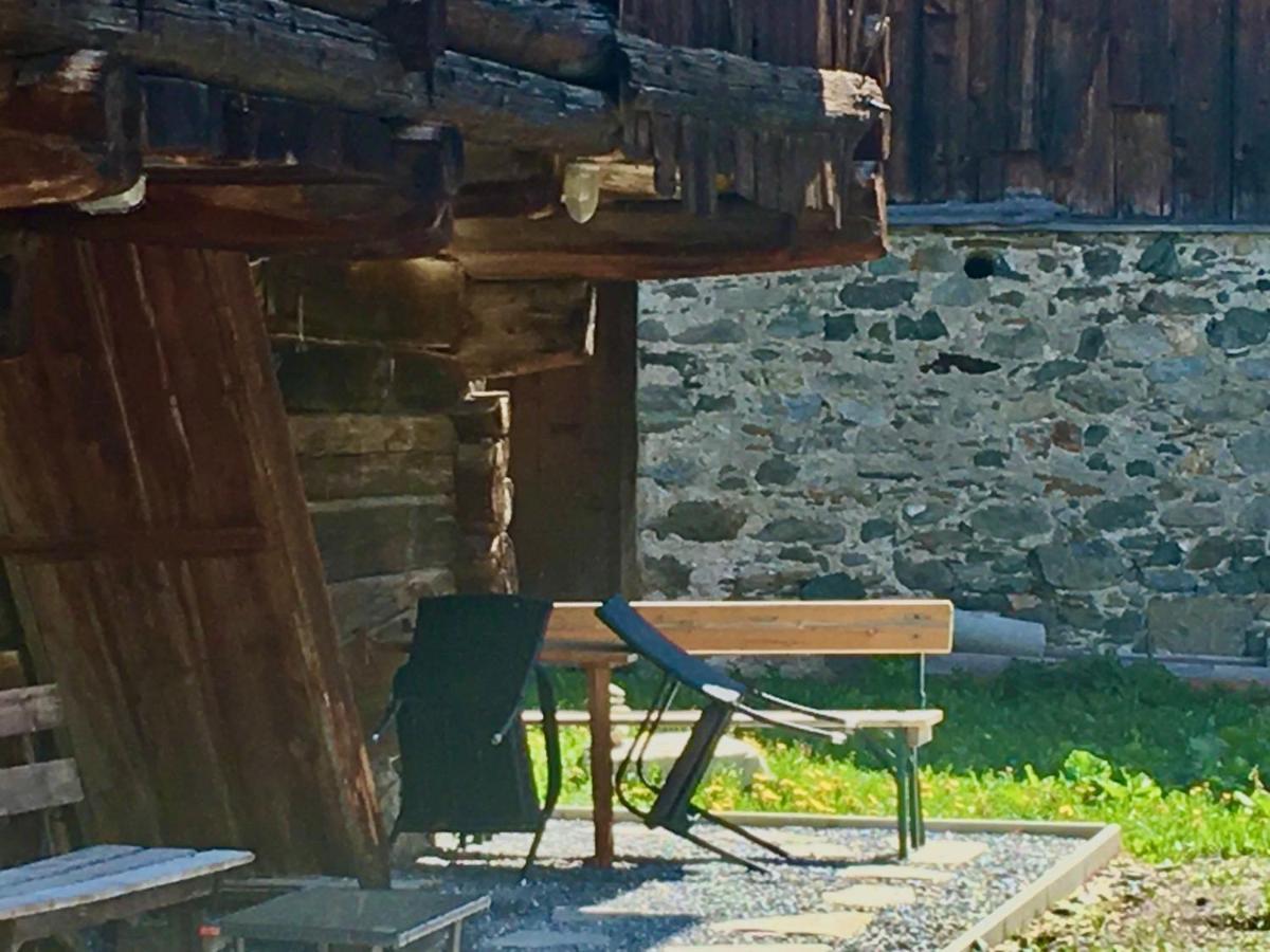 Ferienwohnung Uf Z'Enisch Klosters Esterno foto