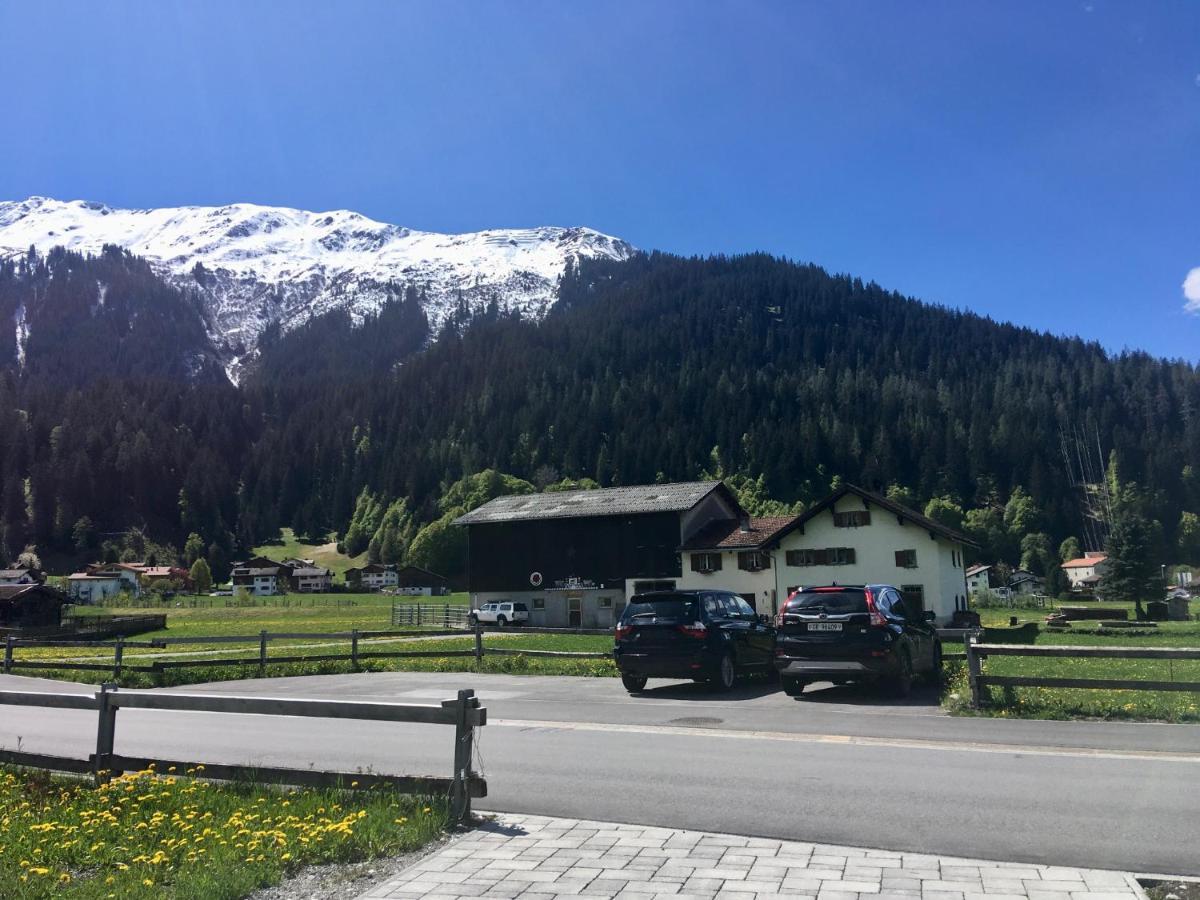 Ferienwohnung Uf Z'Enisch Klosters Esterno foto