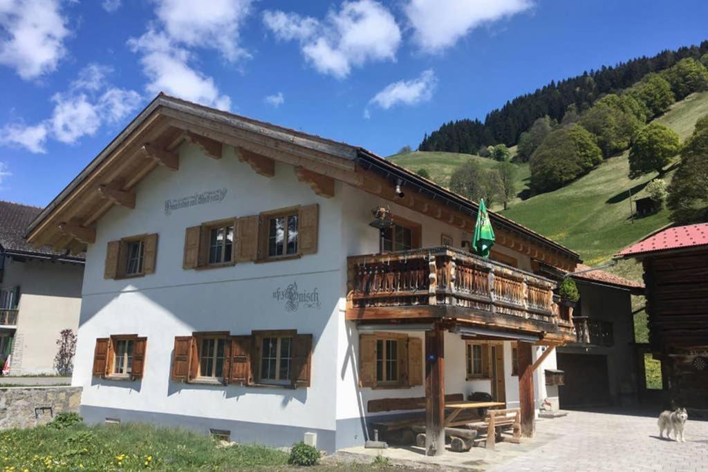 Ferienwohnung Uf Z'Enisch Klosters Esterno foto