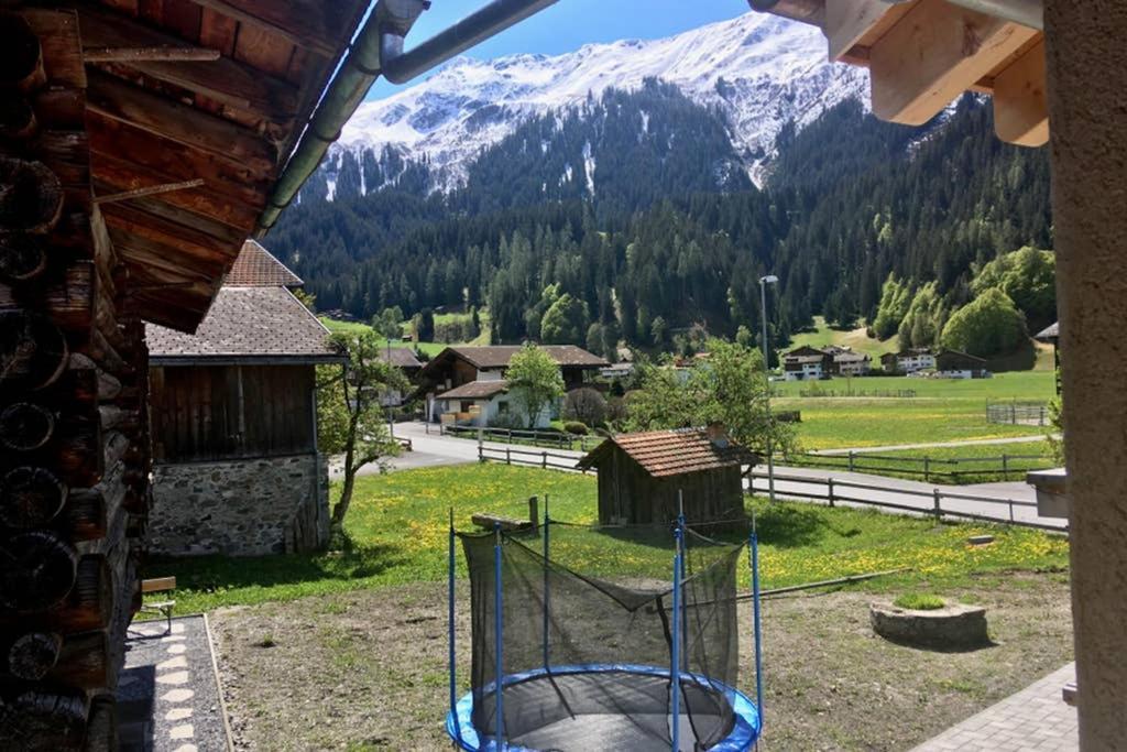 Ferienwohnung Uf Z'Enisch Klosters Esterno foto