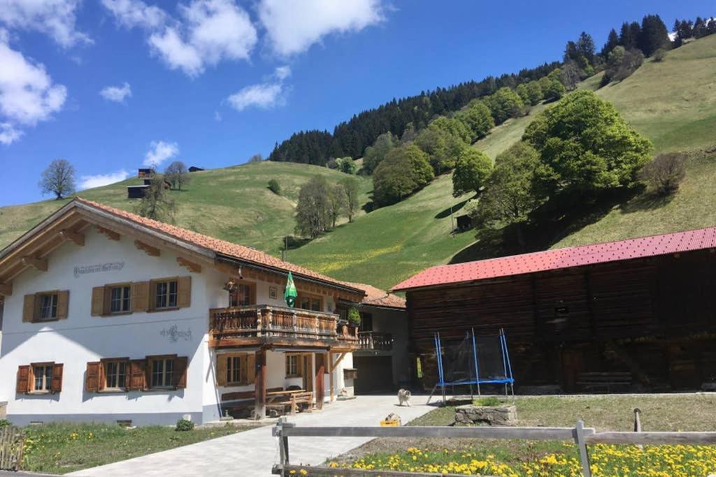 Ferienwohnung Uf Z'Enisch Klosters Esterno foto