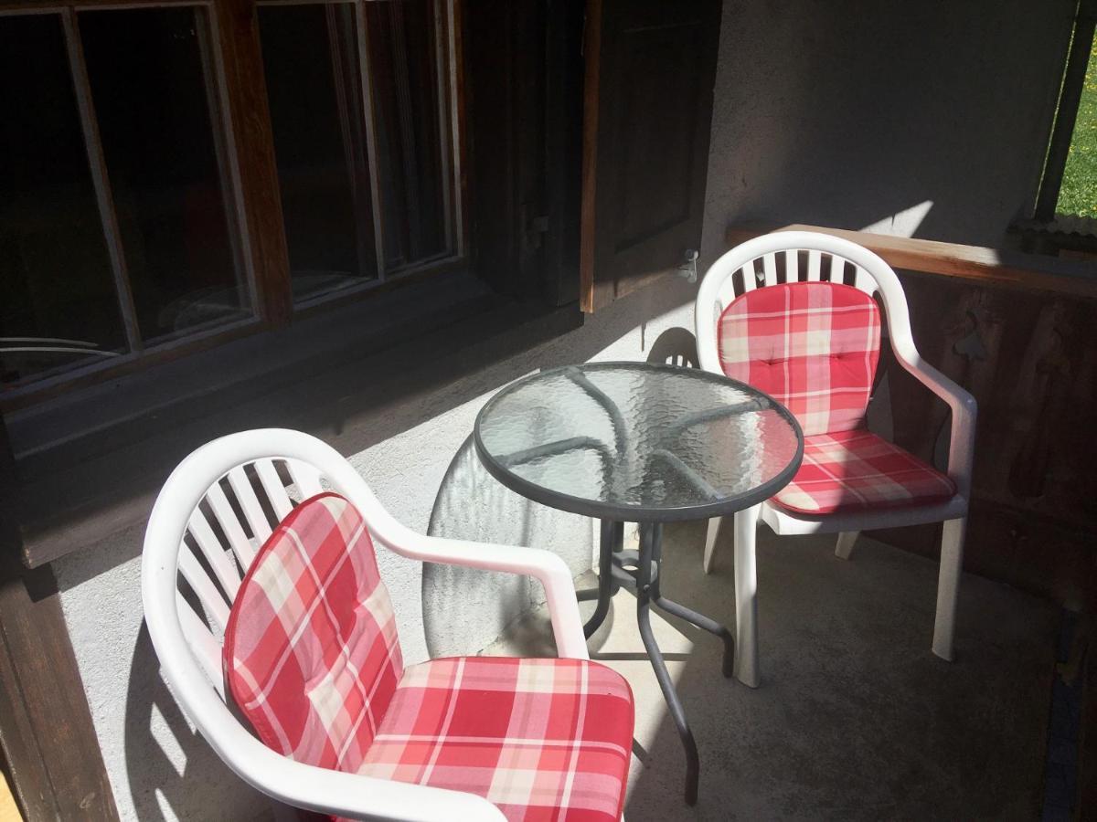 Ferienwohnung Uf Z'Enisch Klosters Esterno foto
