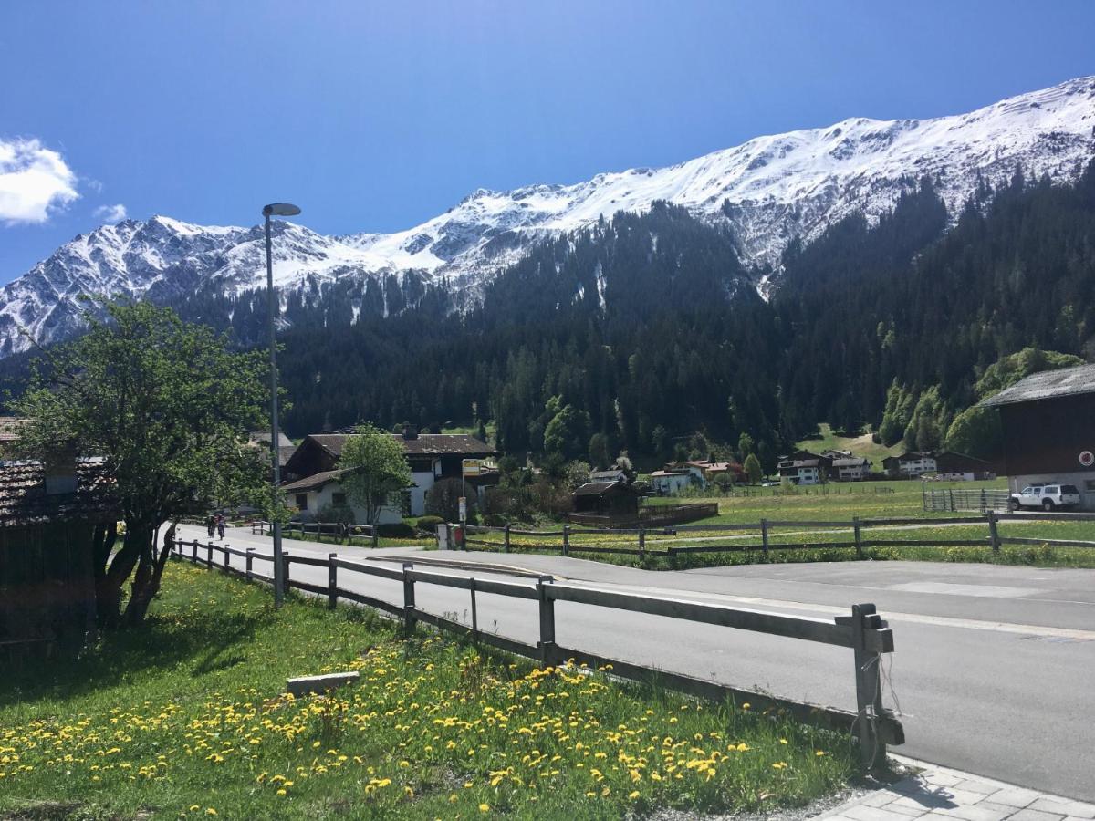 Ferienwohnung Uf Z'Enisch Klosters Esterno foto