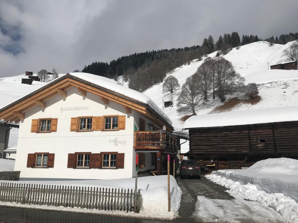 Ferienwohnung Uf Z'Enisch Klosters Esterno foto