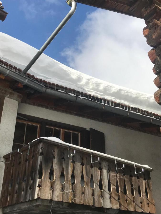 Ferienwohnung Uf Z'Enisch Klosters Esterno foto