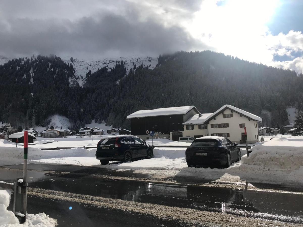 Ferienwohnung Uf Z'Enisch Klosters Esterno foto