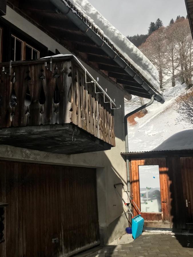 Ferienwohnung Uf Z'Enisch Klosters Esterno foto