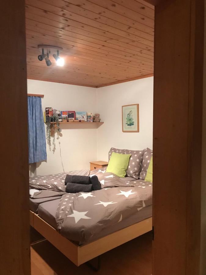 Ferienwohnung Uf Z'Enisch Klosters Esterno foto