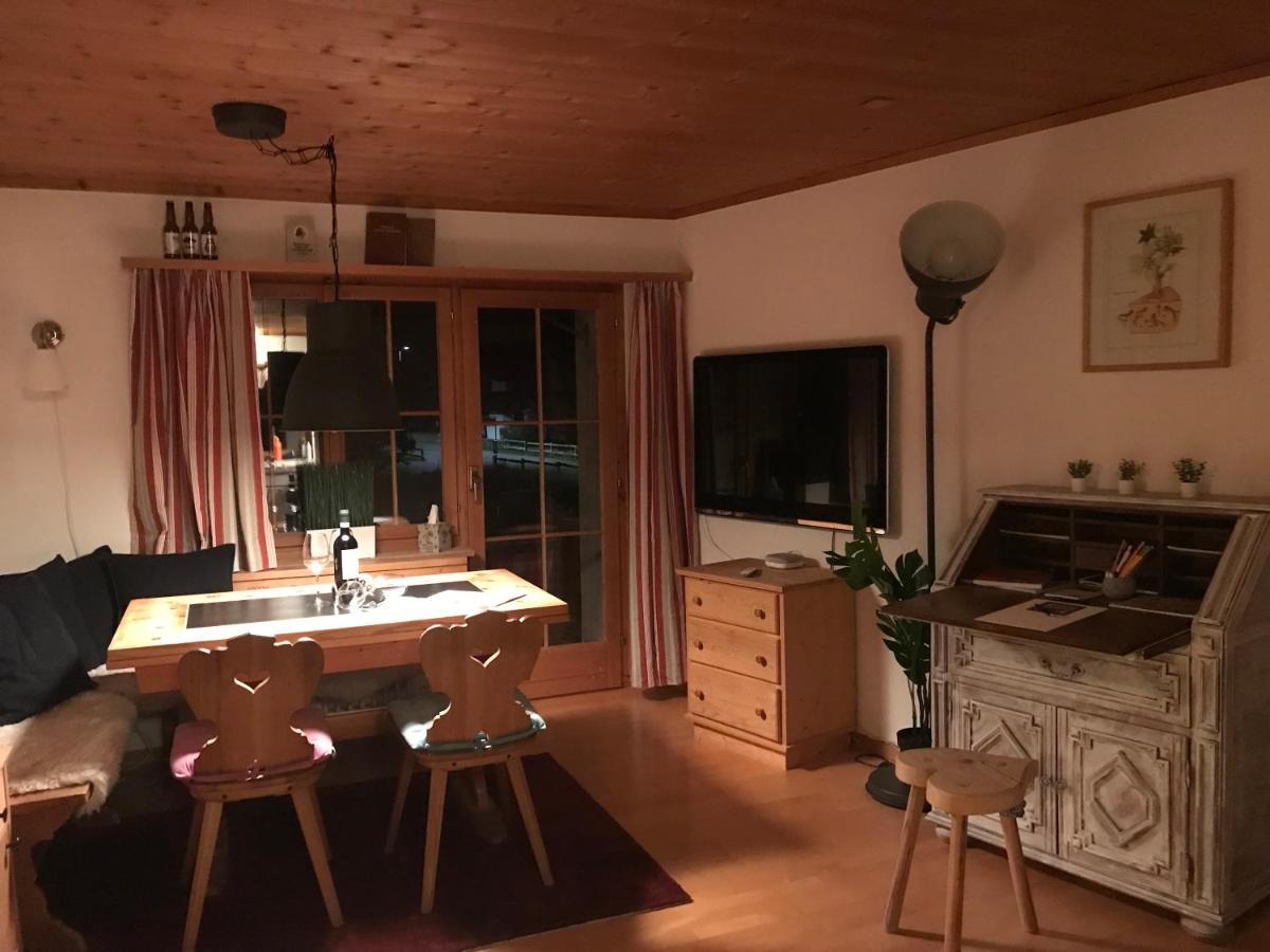 Ferienwohnung Uf Z'Enisch Klosters Esterno foto