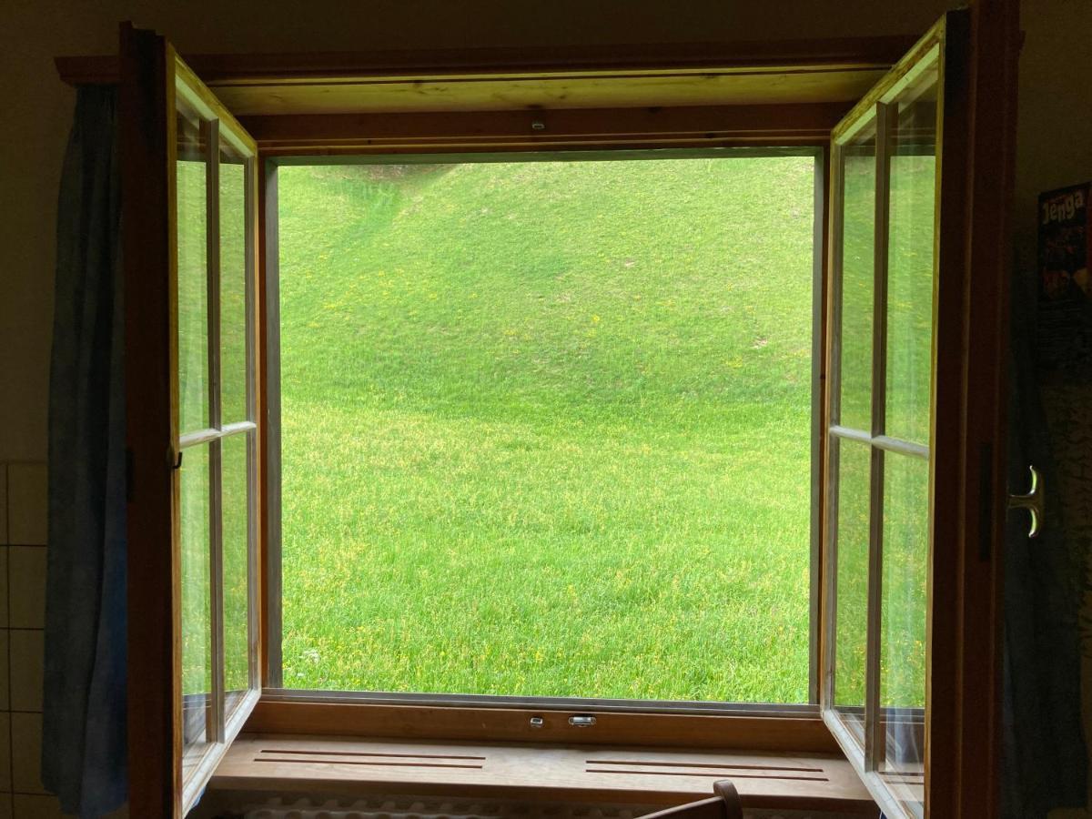Ferienwohnung Uf Z'Enisch Klosters Esterno foto