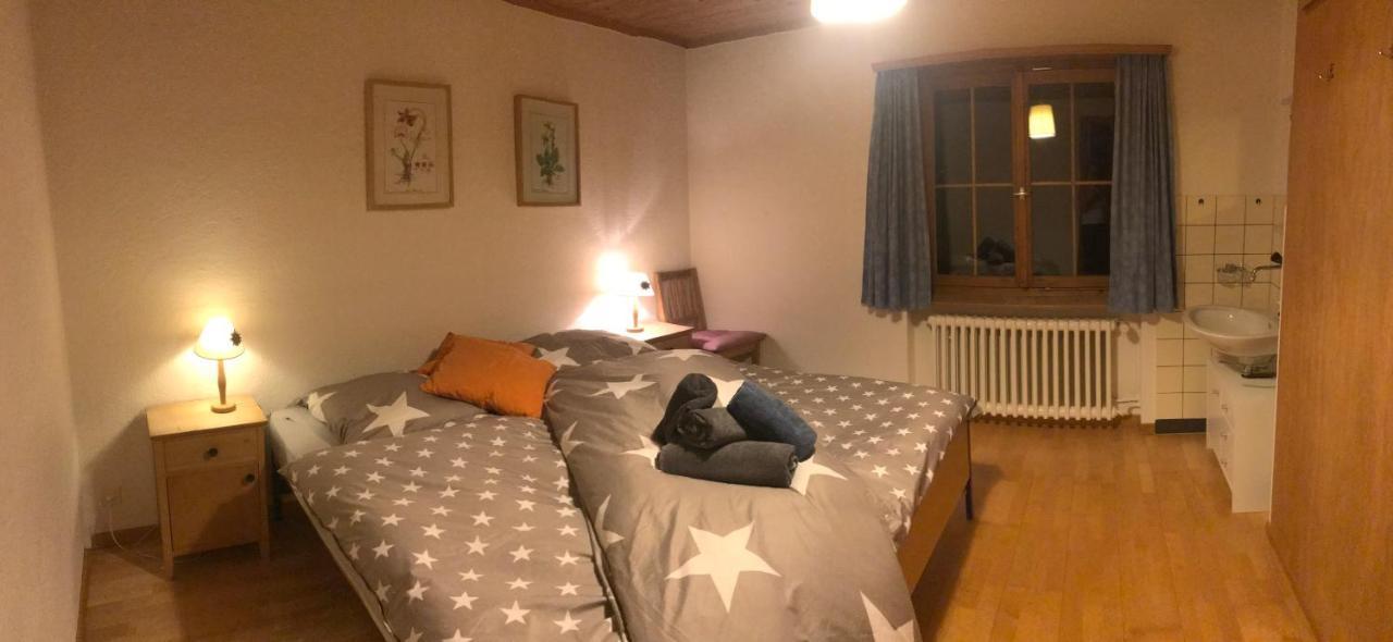 Ferienwohnung Uf Z'Enisch Klosters Esterno foto