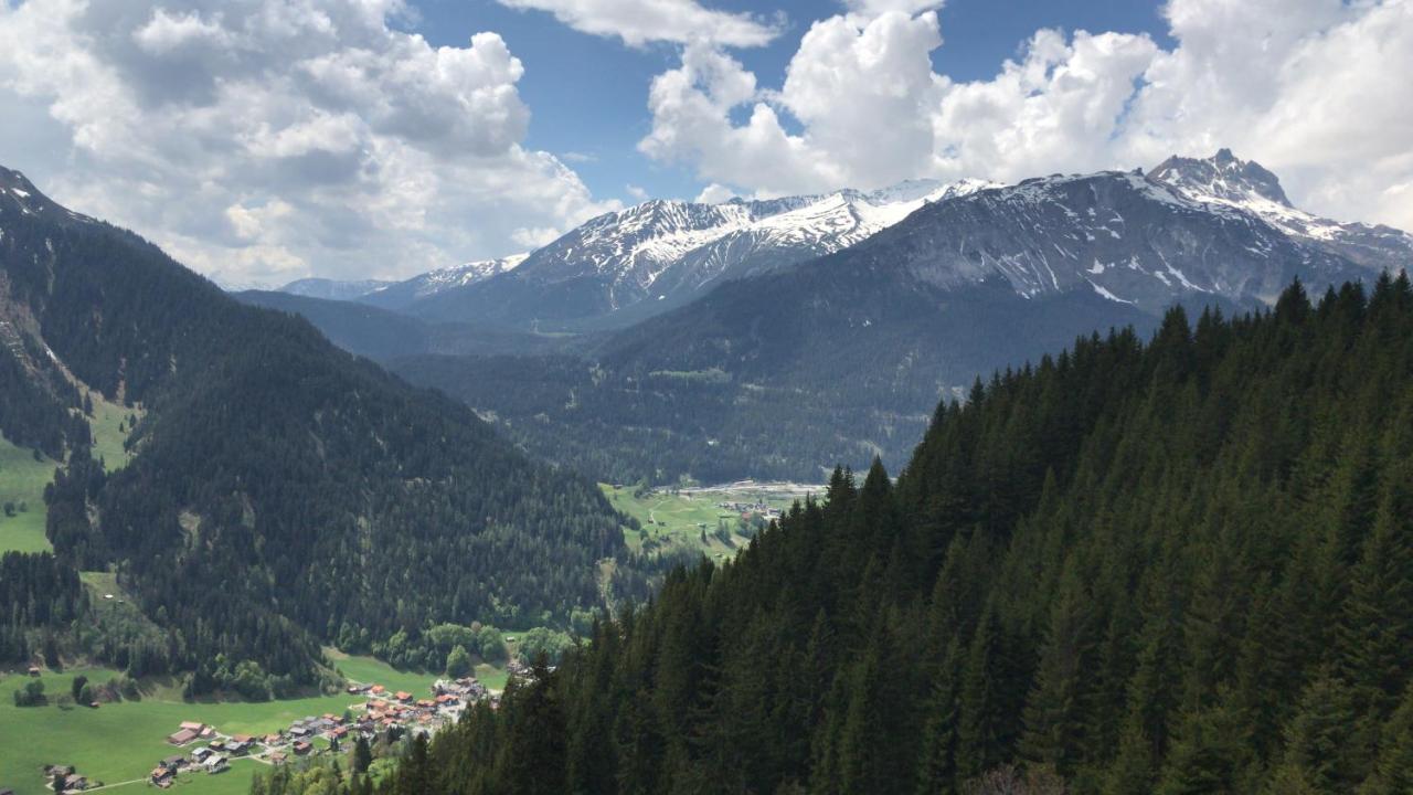 Ferienwohnung Uf Z'Enisch Klosters Esterno foto