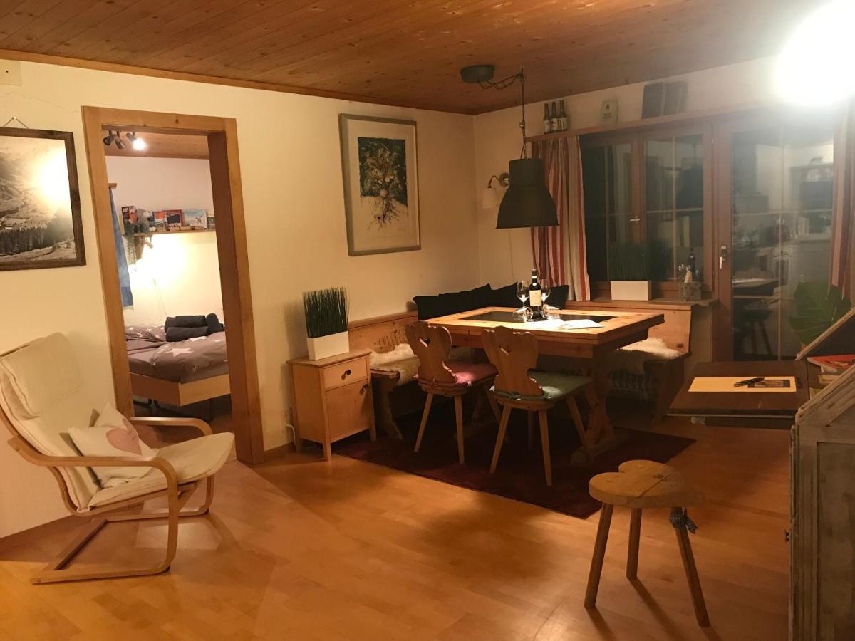 Ferienwohnung Uf Z'Enisch Klosters Esterno foto