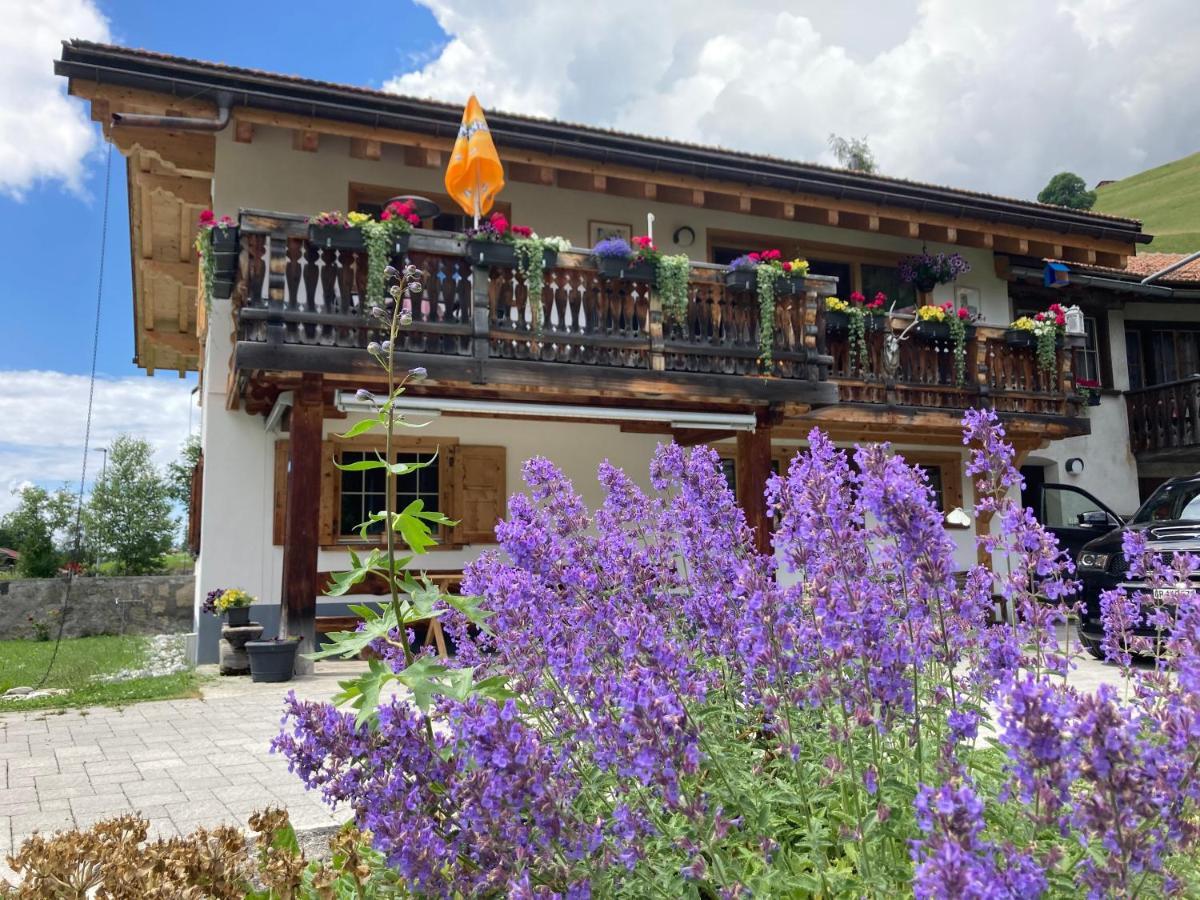 Ferienwohnung Uf Z'Enisch Klosters Esterno foto